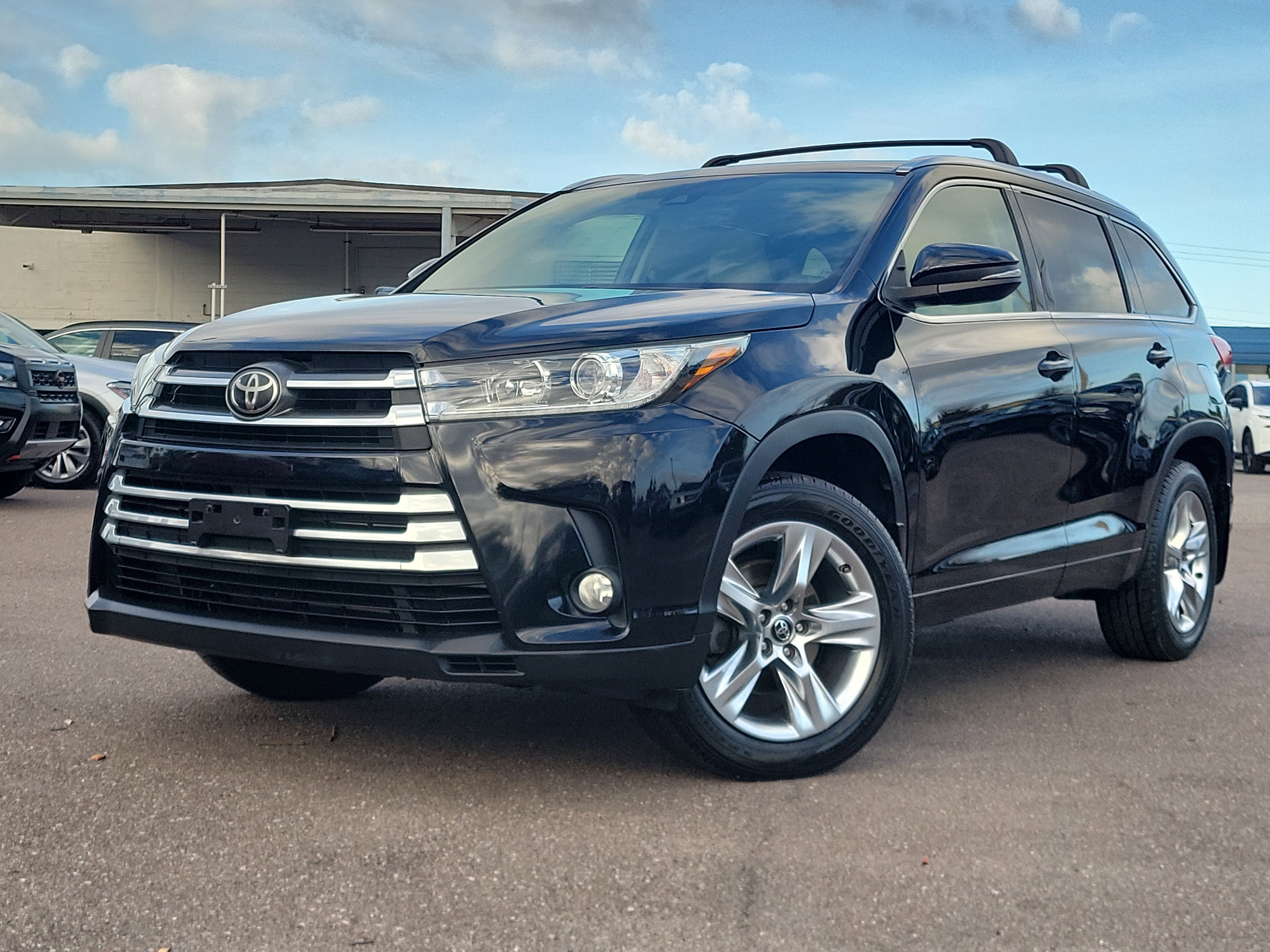 Used 2017 Toyota Highlander Limited w/ Carpet Mat Package image 1