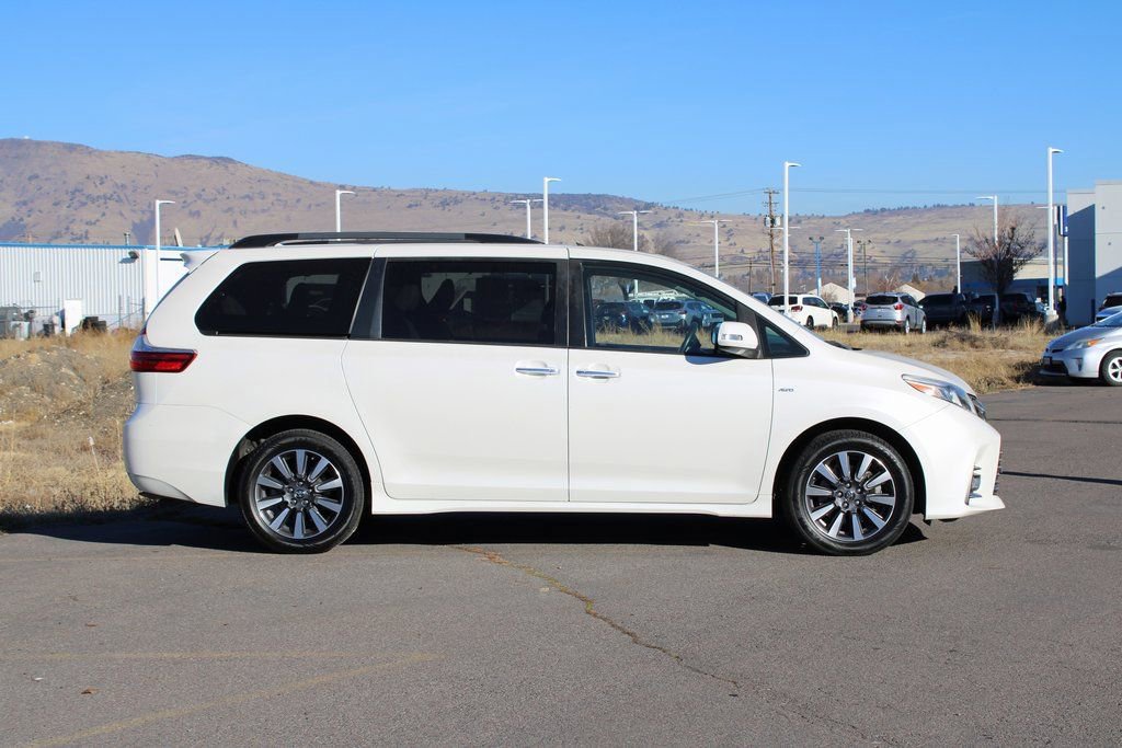 Used 2019 Toyota Sienna Limited w/ Carpet Mat Package AWD/4WD image 7