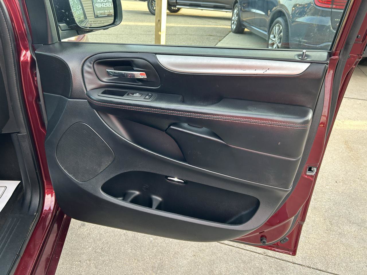 Used 2018 Dodge Grand Caravan GT FWD image 15