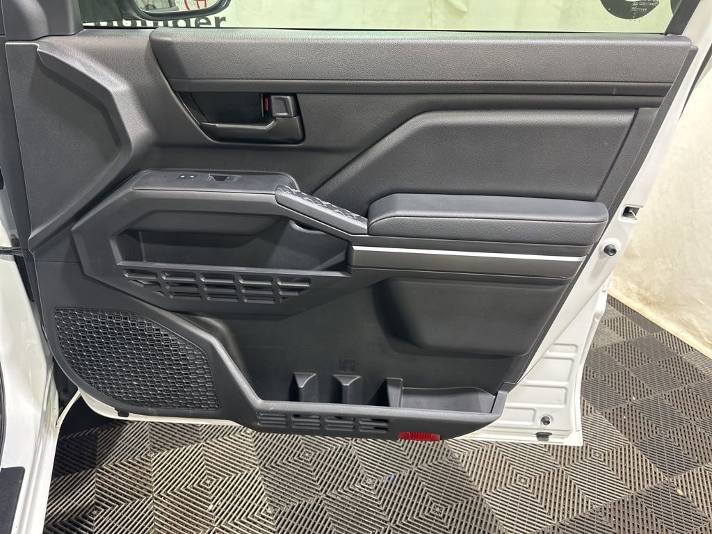 Used 2024 Toyota Tacoma SR5 AWD/4WD image 11