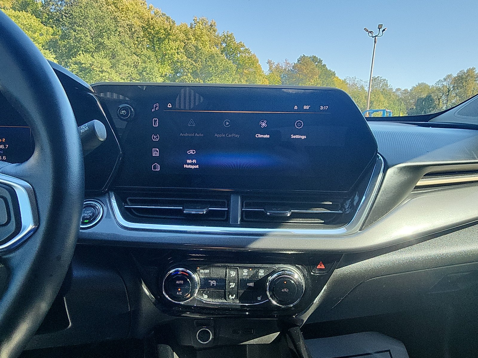 Used 2024 Chevrolet Trax ACTIV w/ Driver Confidence Package FWD image 17