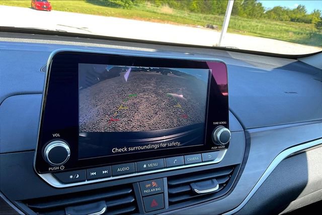 Used 2024 Nissan Altima 2.5 SV FWD image 20