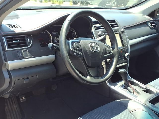Used 2015 Toyota Camry SE FWD image 10