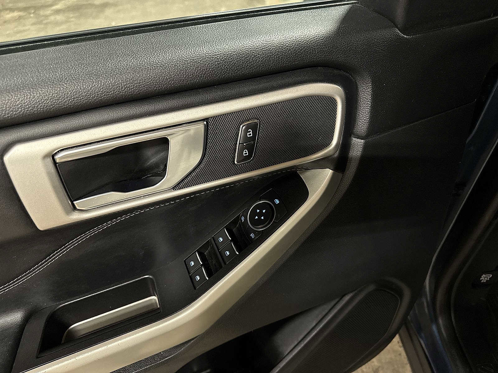 Used 2020 Ford Explorer XLT w/ Equipment Group 202A image 24