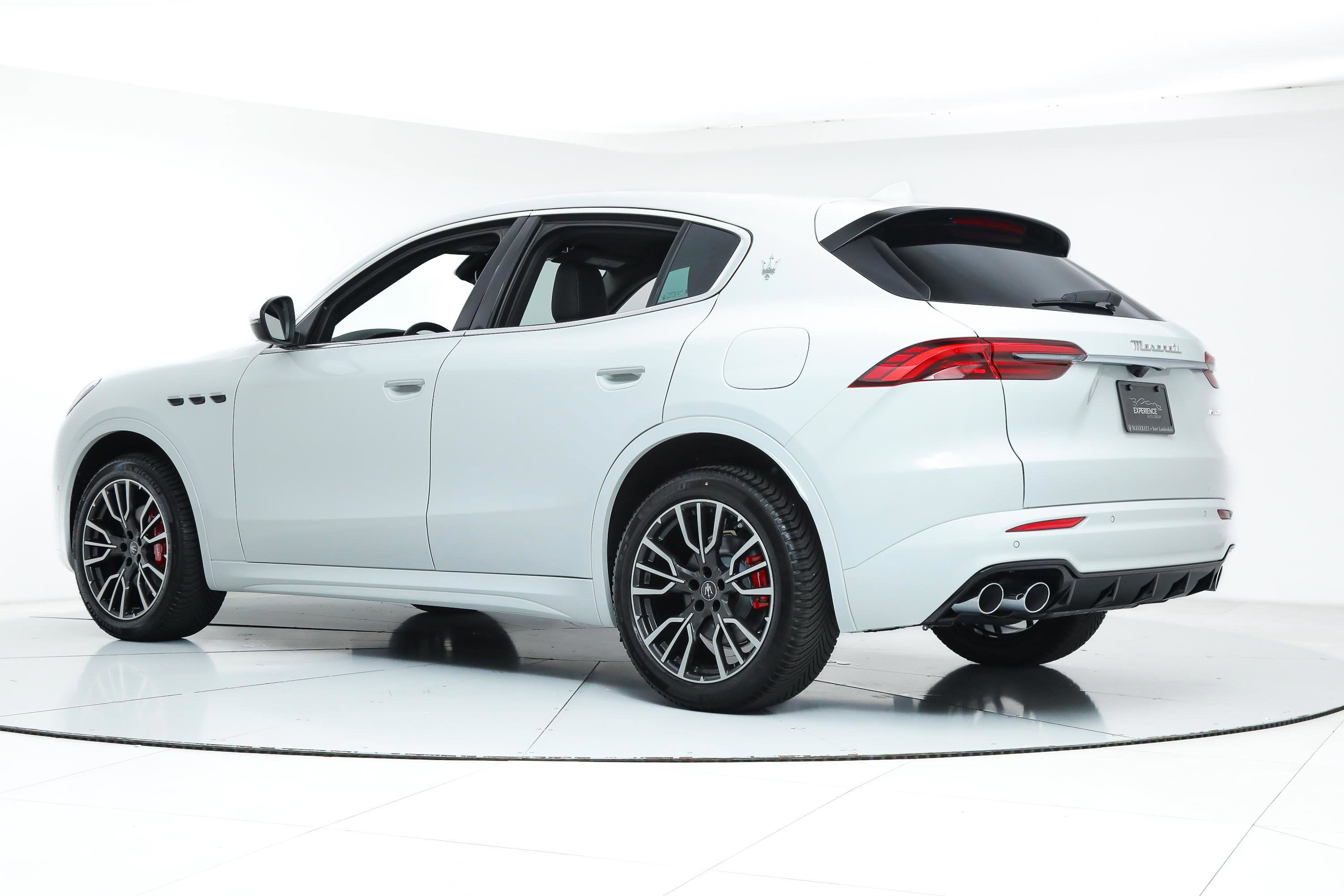 New 2025 Maserati Grecale GT image 3