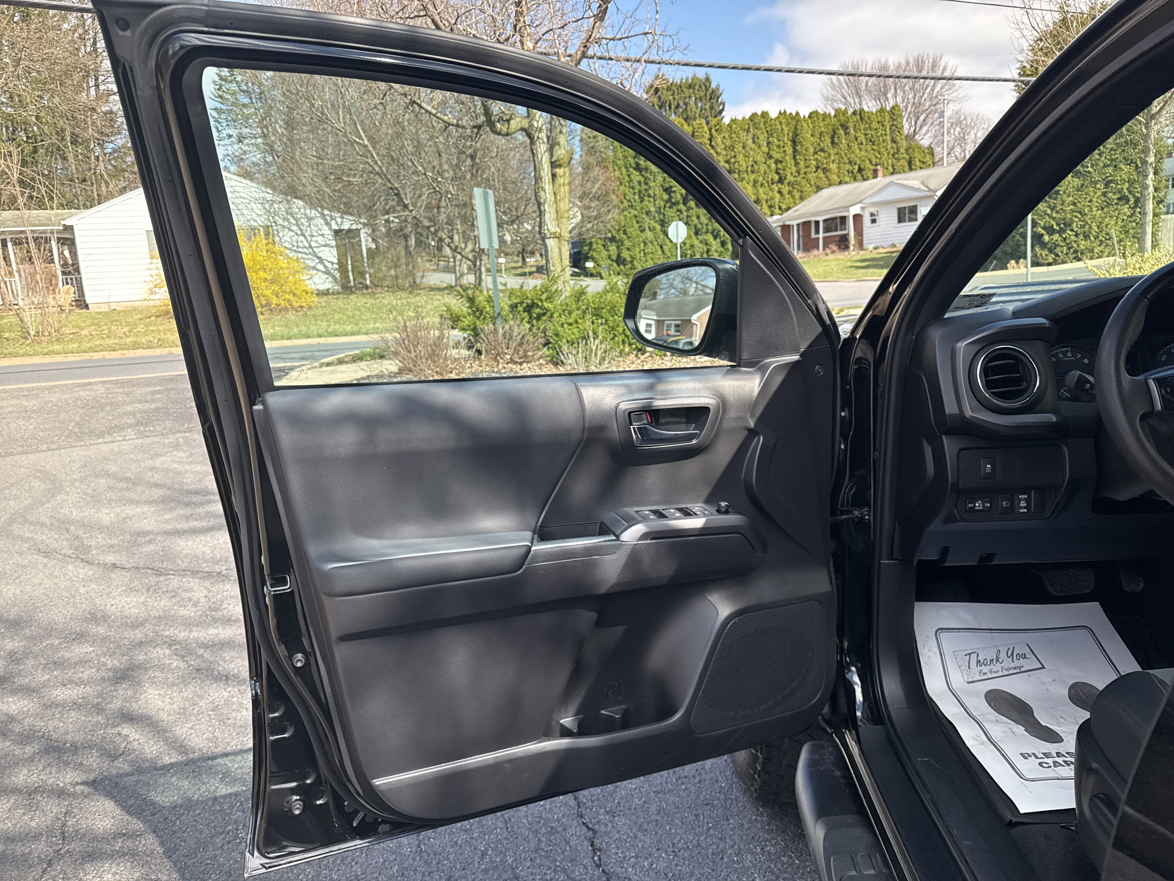 Used 2023 Toyota Tacoma TRD Sport image 28