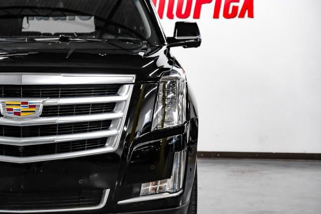 Used 2018 Cadillac Escalade Luxury image 17