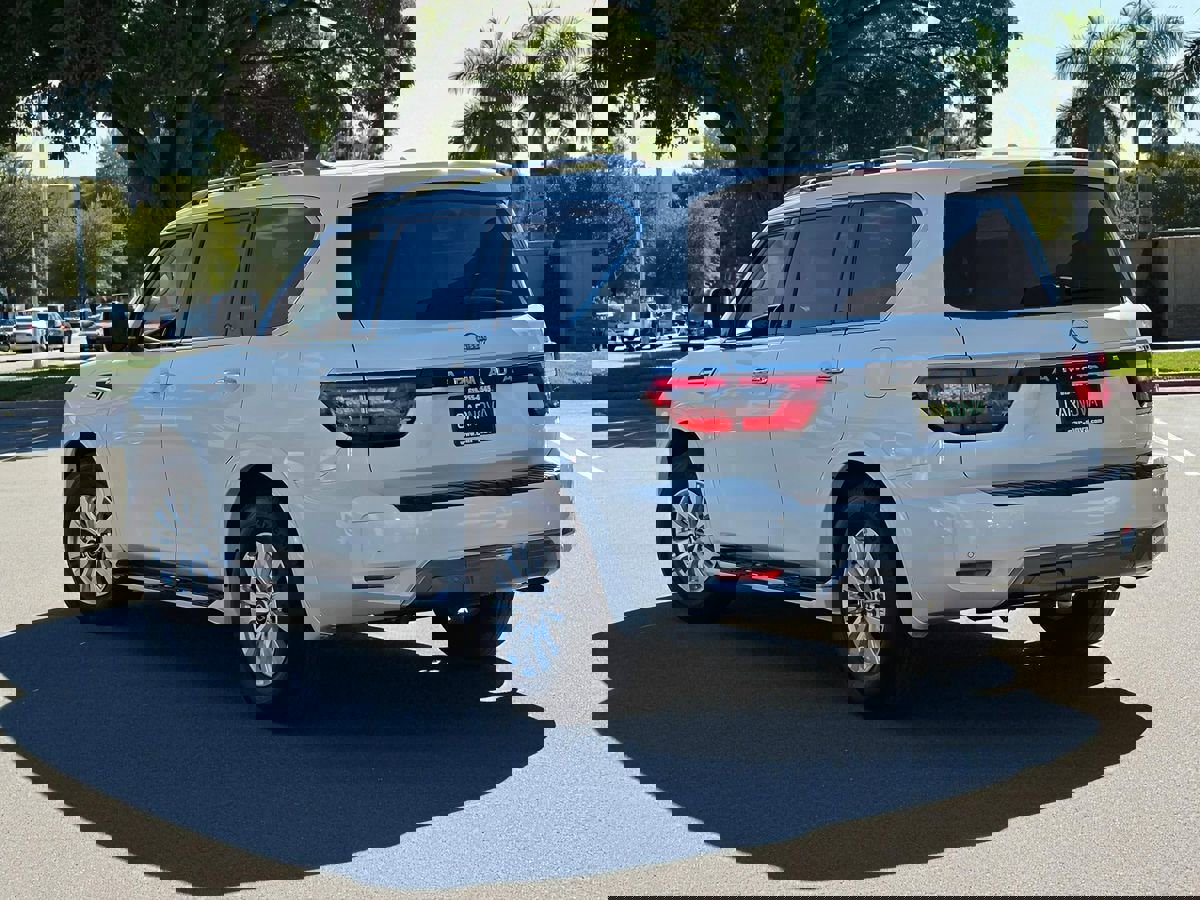 Used 2023 Nissan Armada SV image 5
