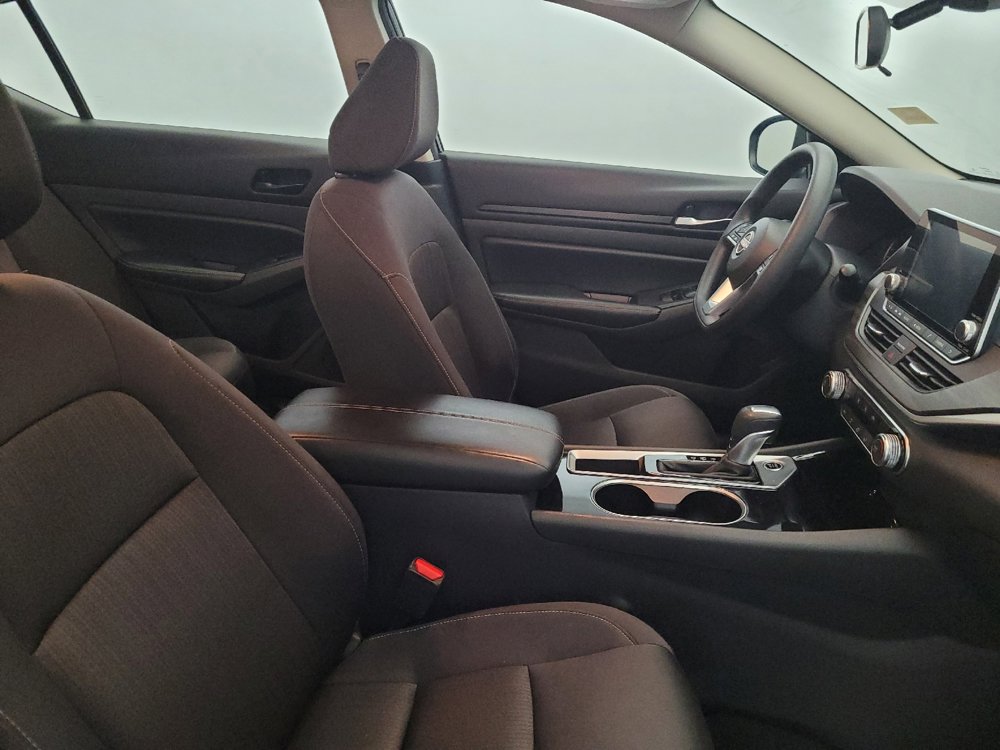 Used 2024 Nissan Altima 2.5 SV image 21