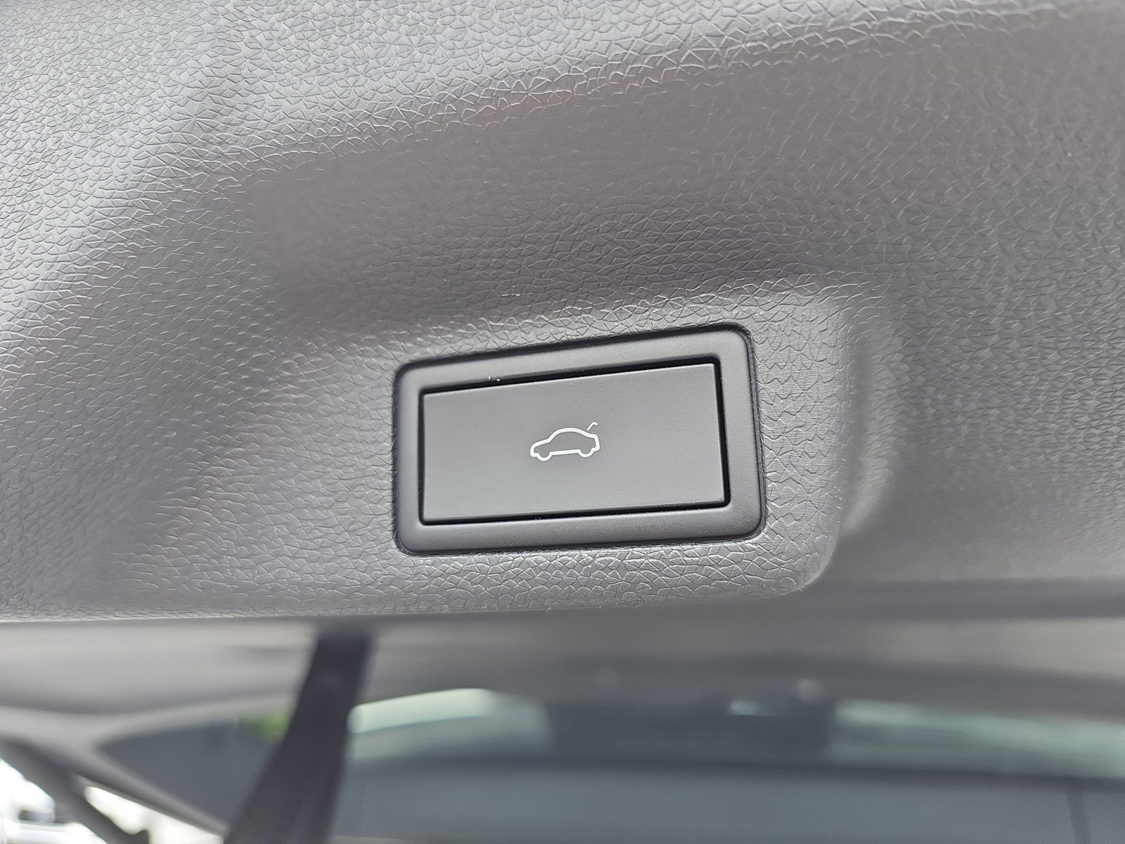 Used 2025 Volkswagen ID. Buzz Pro S RWD image 14