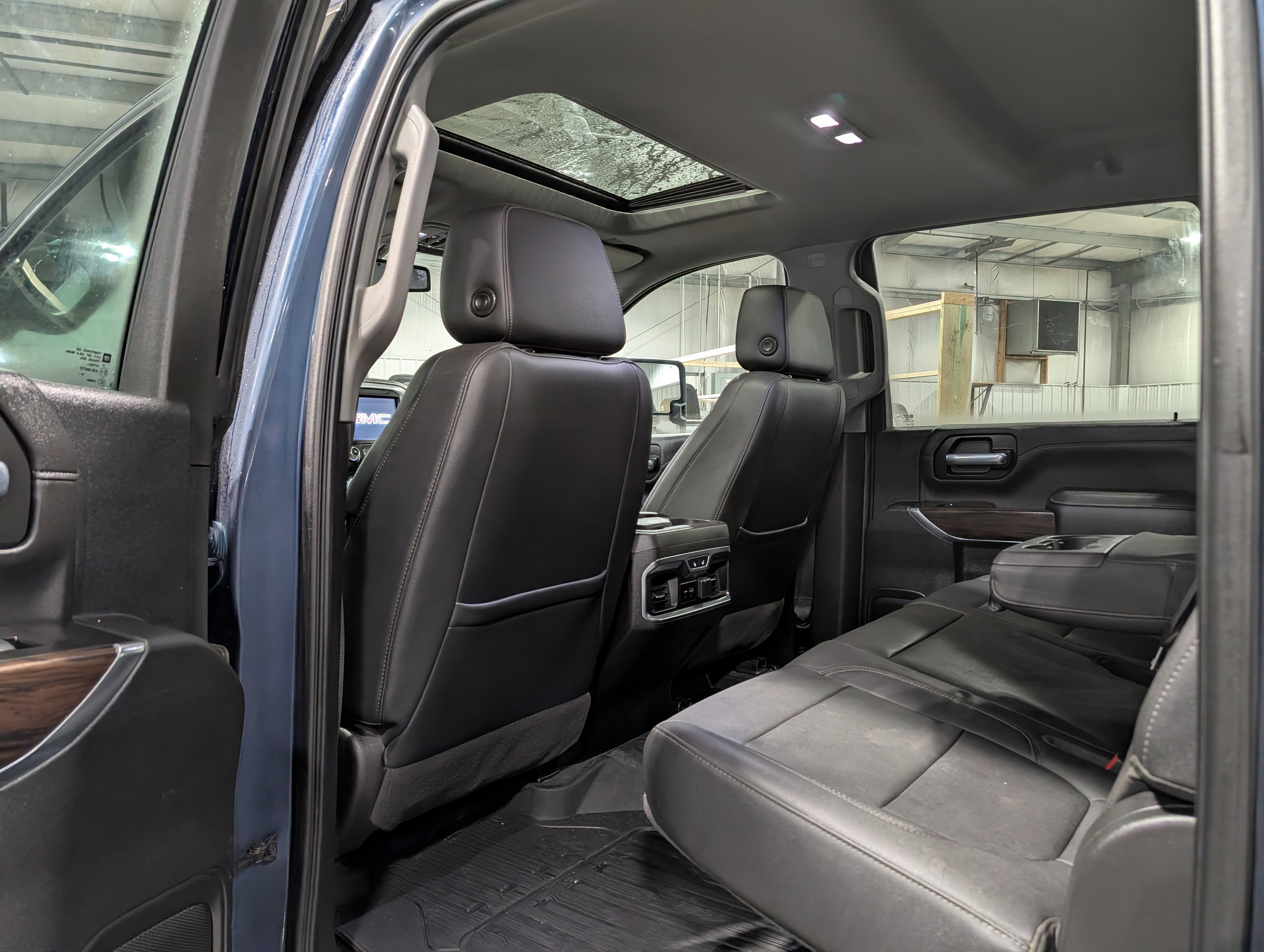 Used 2021 GMC Sierra 3500 SLT w/ SLT Convenience Package image 10