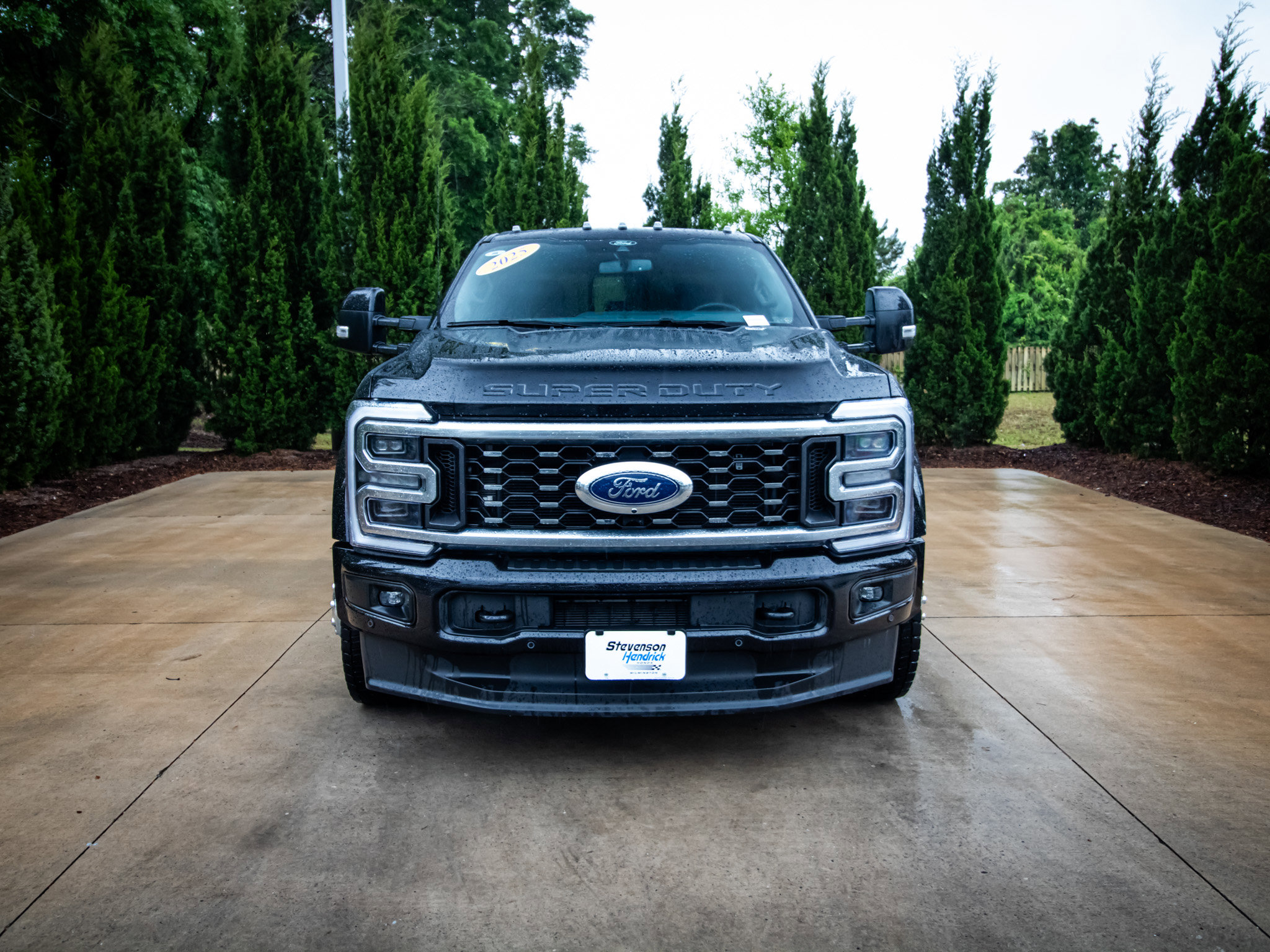 Used 2025 Ford F450 Platinum w/ FX4 Off-Road Package AWD/4WD image 3