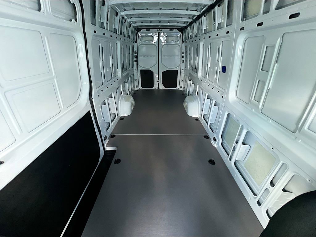 New 2025 Mercedes-Benz Sprinter 2500 image 18