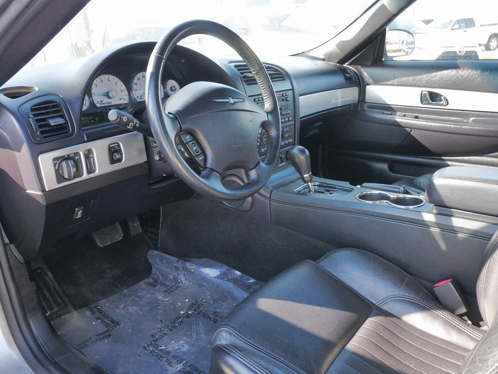 Used 2005 Ford Thunderbird image 10