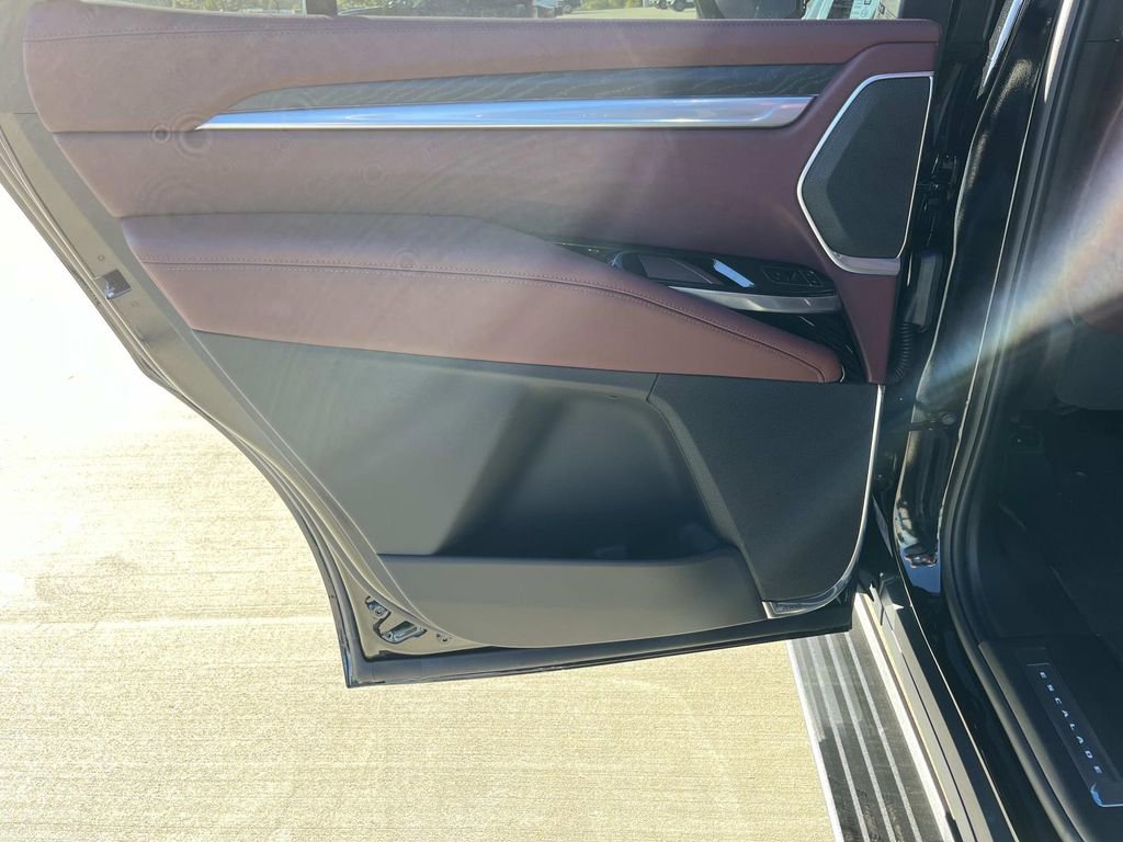 New 2026 Cadillac Escalade Luxury w/ Touring Package image 19