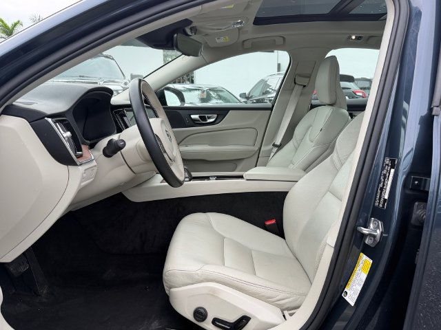 Used 2022 Volvo S60 B5 Momentum w/ Advanced Package AWD/4WD image 10