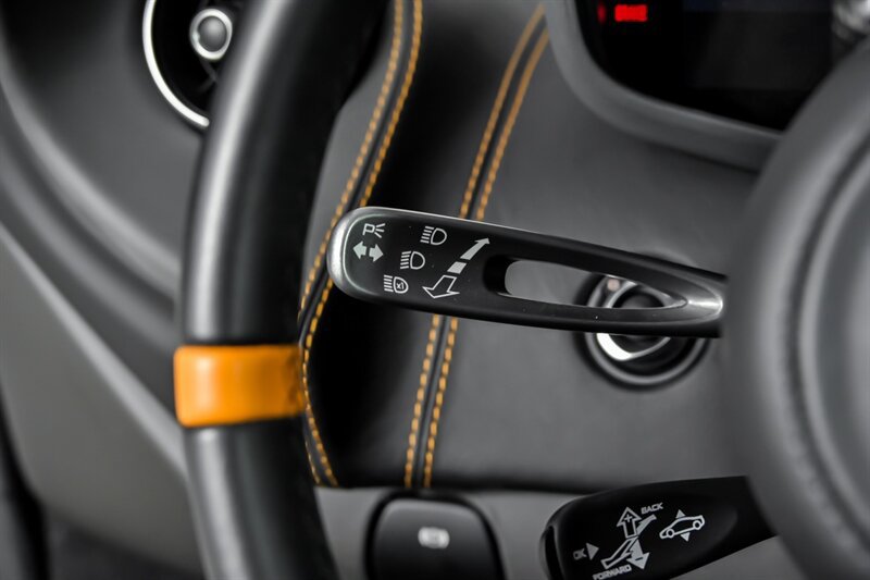 Used 2019 McLaren 600LT RWD image 25