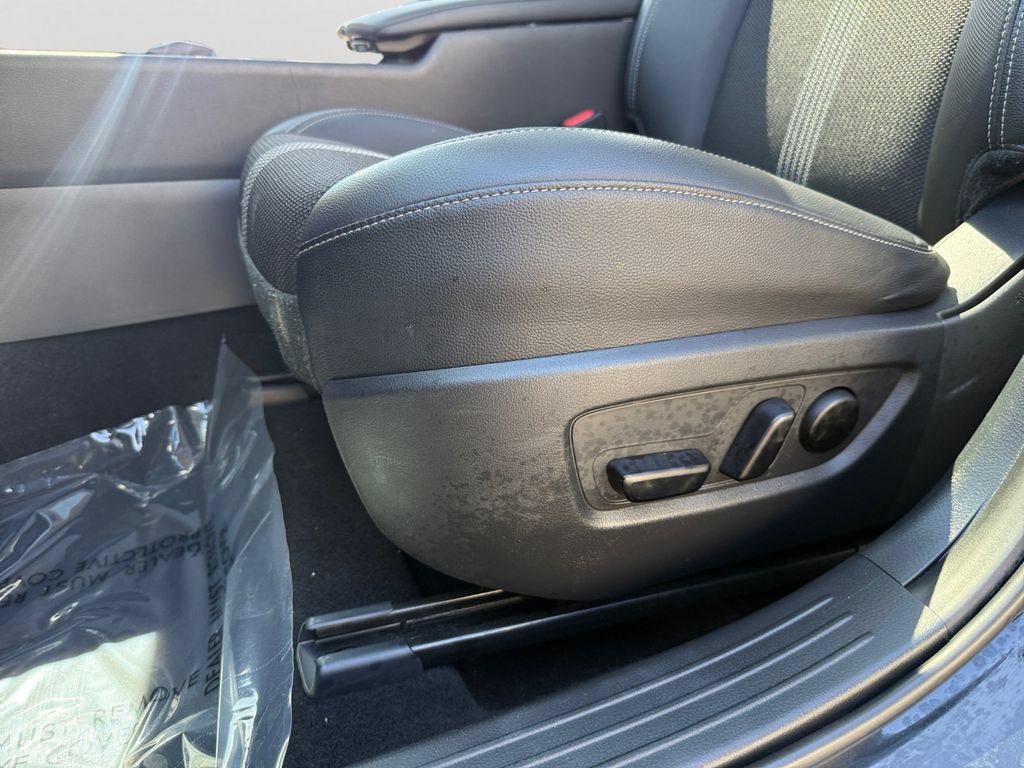 Used 2025 Toyota RAV4 XLE AWD/4WD image 24