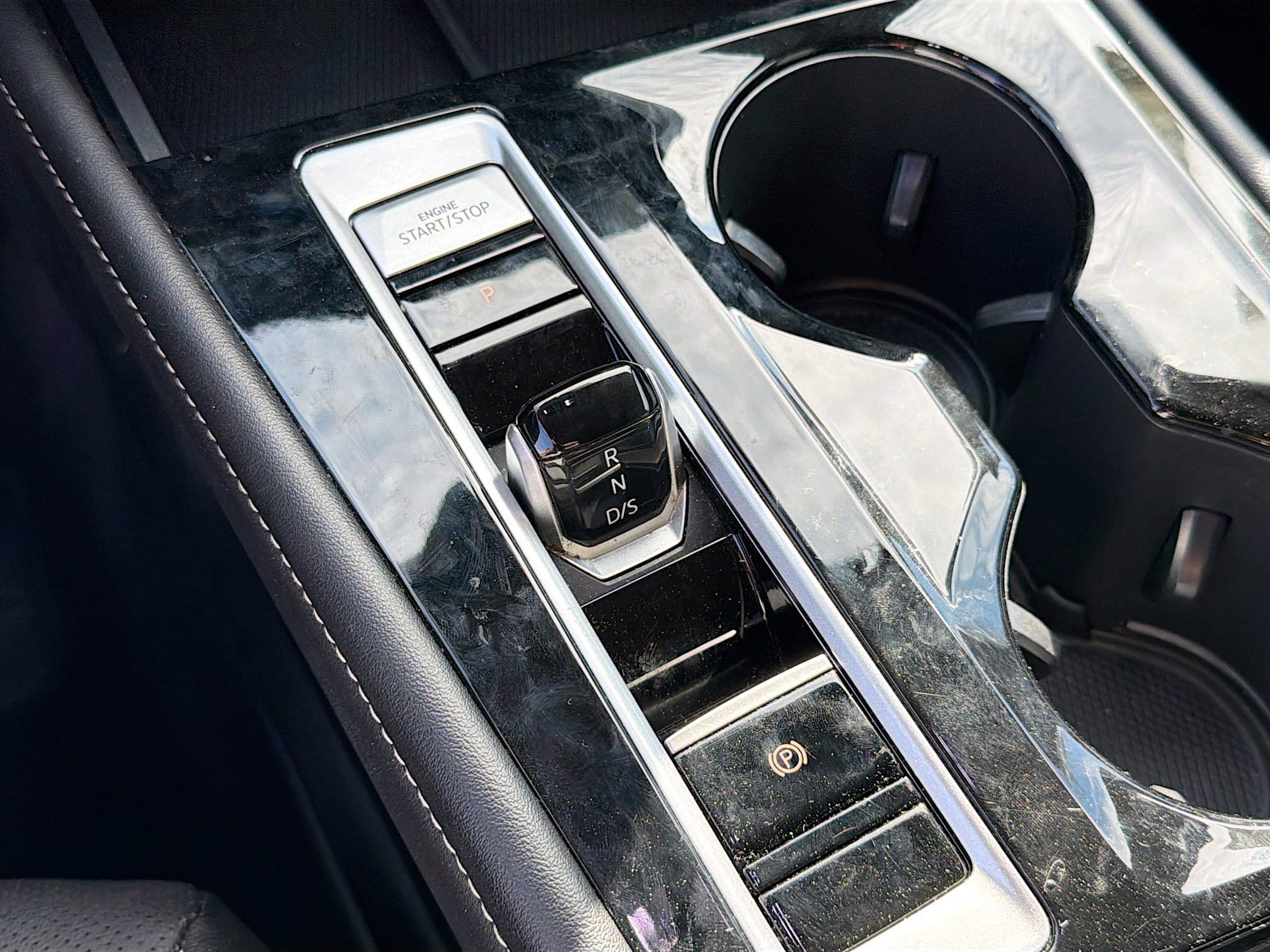 Used 2024 Volkswagen Atlas SE image 29