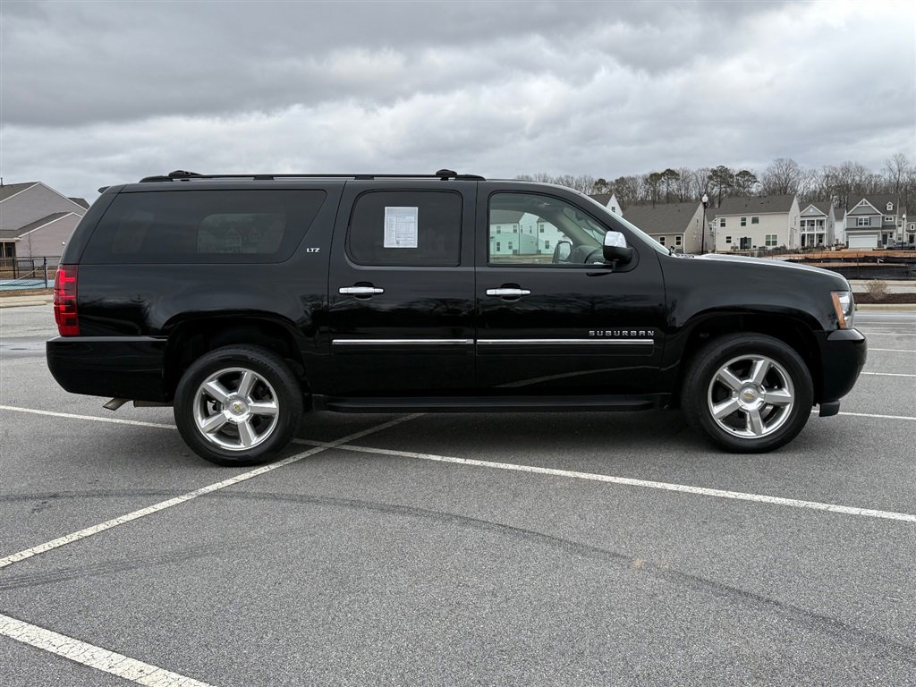 Used 2011 Chevrolet Suburban LTZ image 6