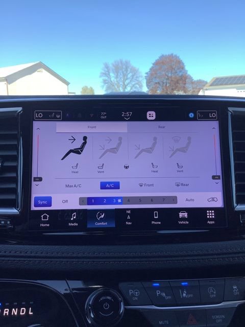 Certified 2024 Chrysler Pacifica Pinnacle FWD image 31