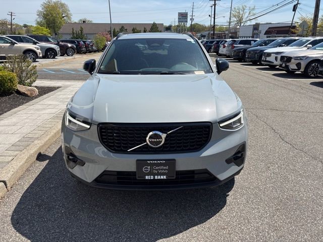 Used 2025 Volvo XC40 B5 Plus AWD/4WD image 8