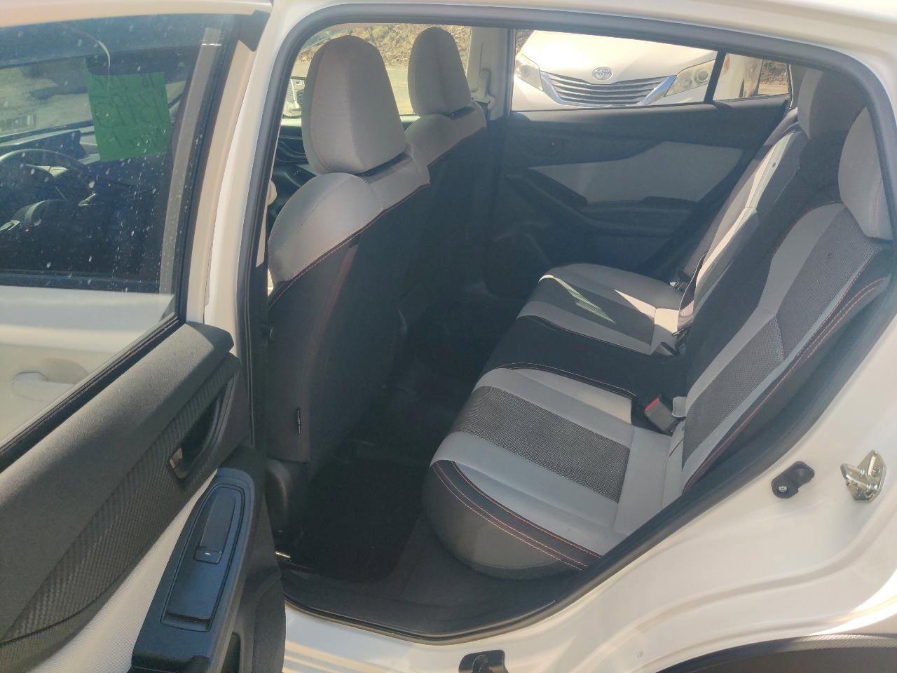 Used 2018 Subaru Crosstrek 2.0i Premium image 12