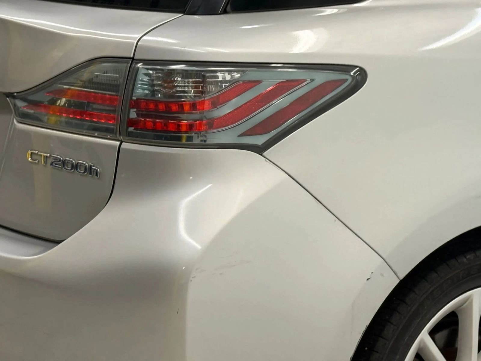 Used 2011 Lexus CT 200h Premium image 9