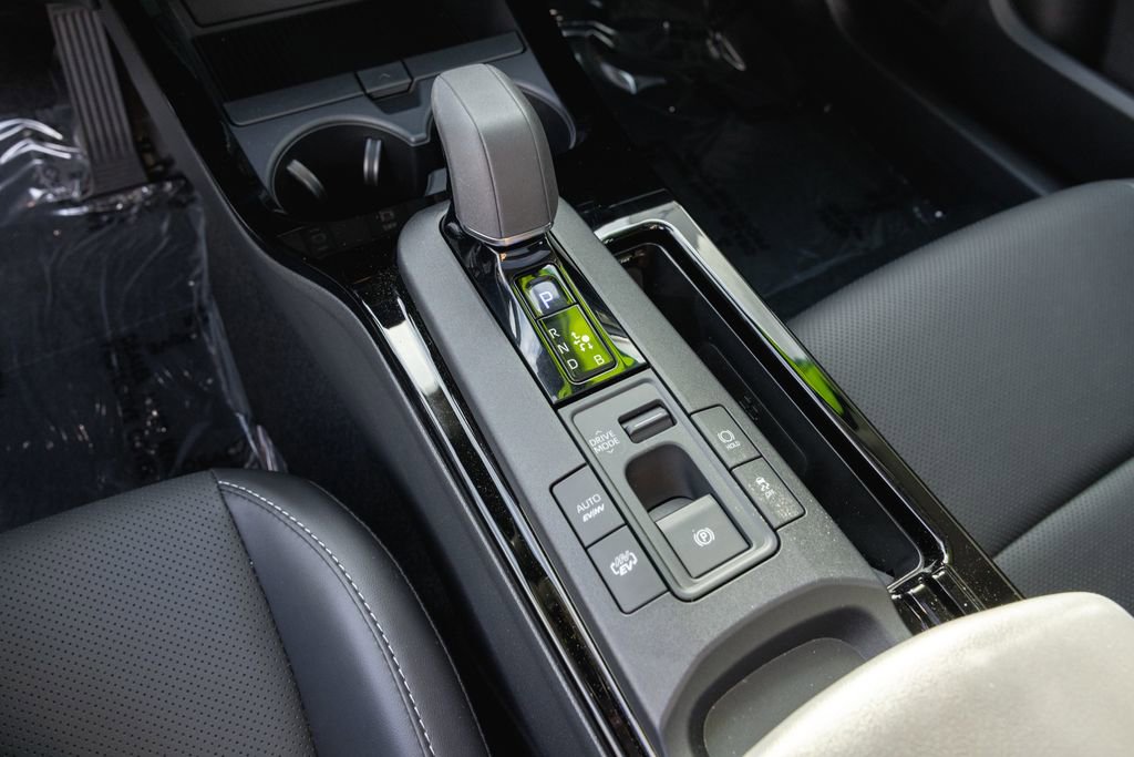 Used 2026 Toyota Prius Plug-In Hybrid image 17