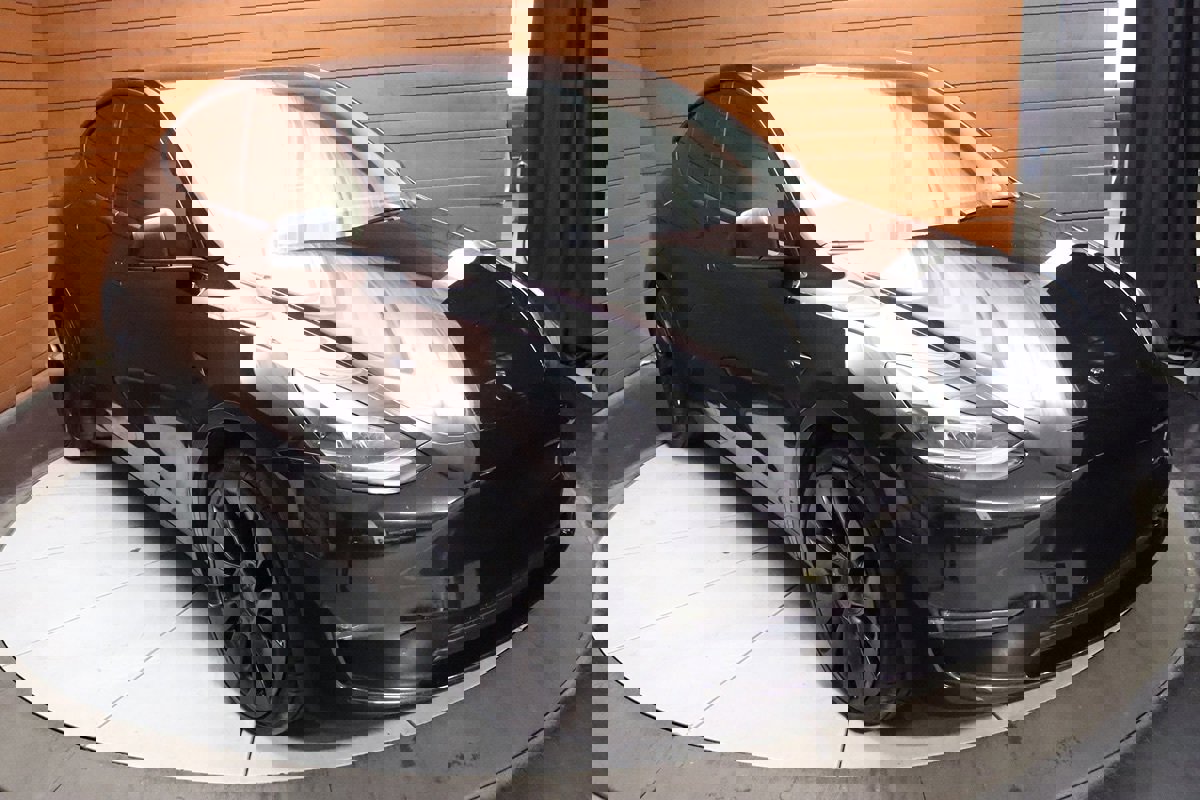 Used 2022 Tesla Model Y Performance image 33