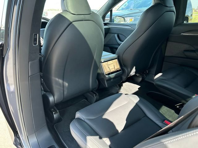 Used 2023 Tesla Model X image 11
