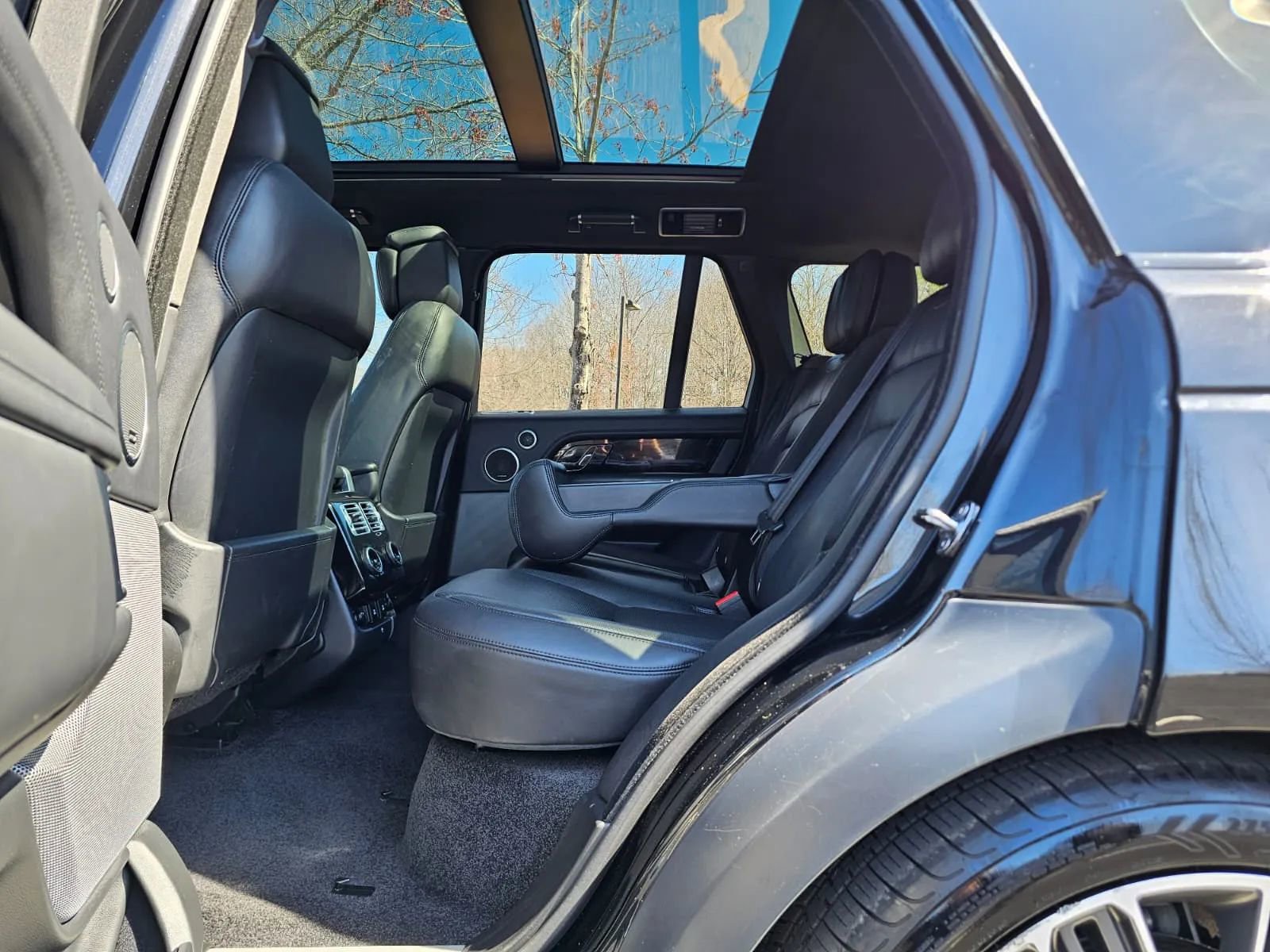 Used 2021 Land Rover Range Rover Westminster Edition image 12