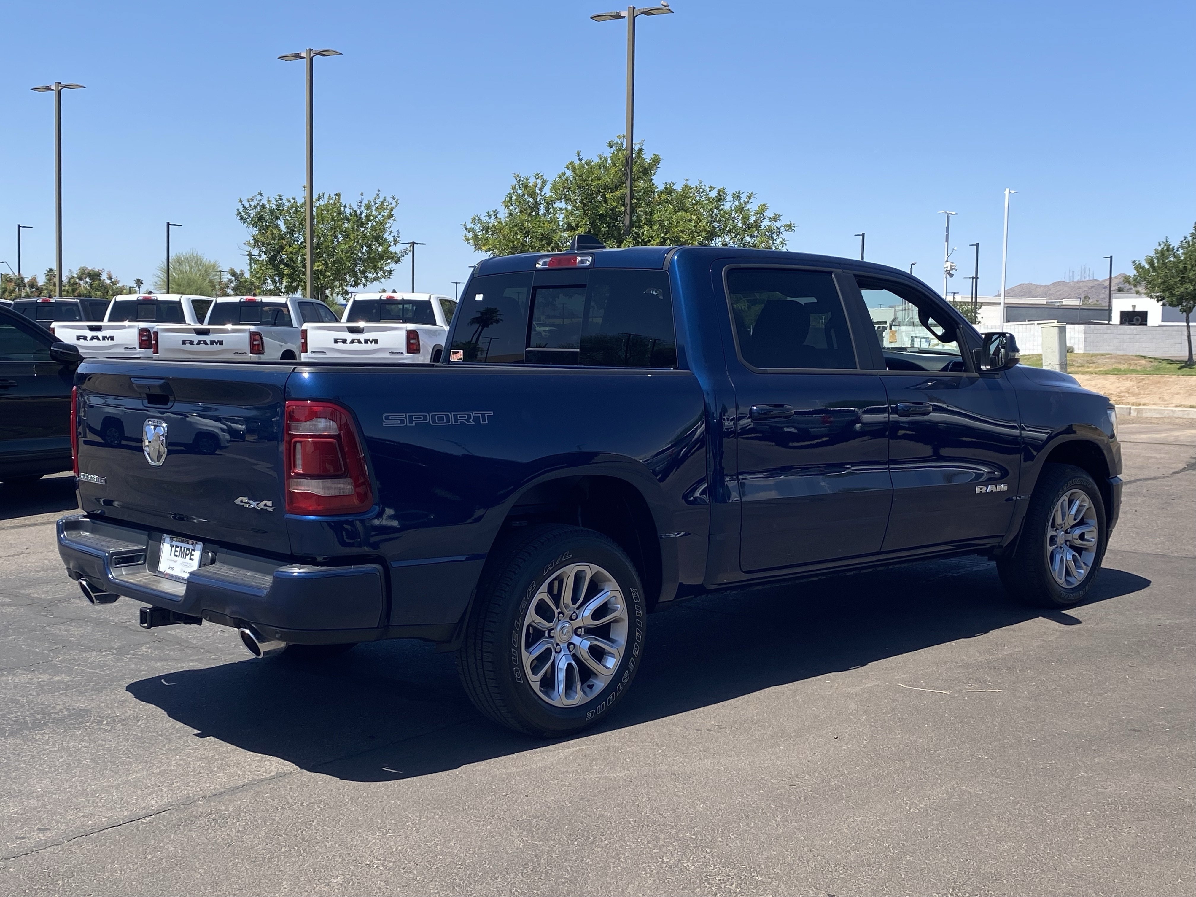 Used 2023 RAM 1500 Laramie AWD/4WD image 5