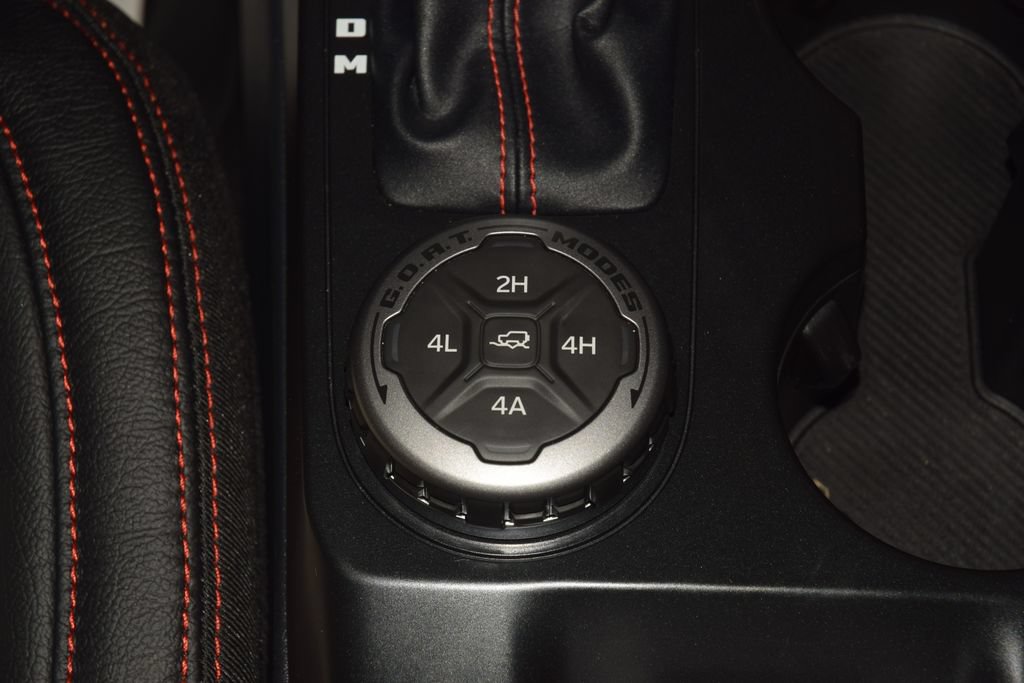 Used 2025 Ford Bronco Heritage Edition AWD/4WD image 35