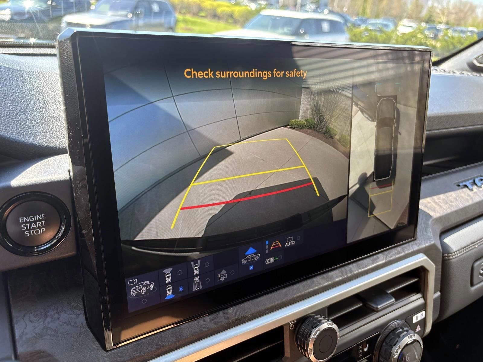 Used 2024 Toyota Tacoma Limited w/ Limited Package (LT) AWD/4WD image 21