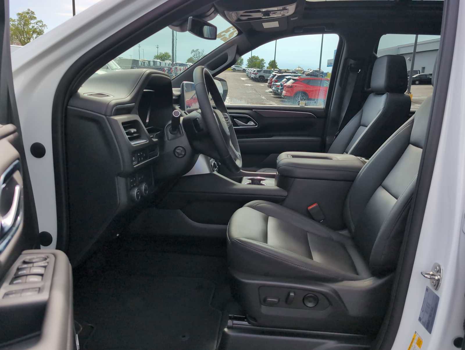 Used 2023 Chevrolet Tahoe LT w/ Luxury Package AWD/4WD image 24