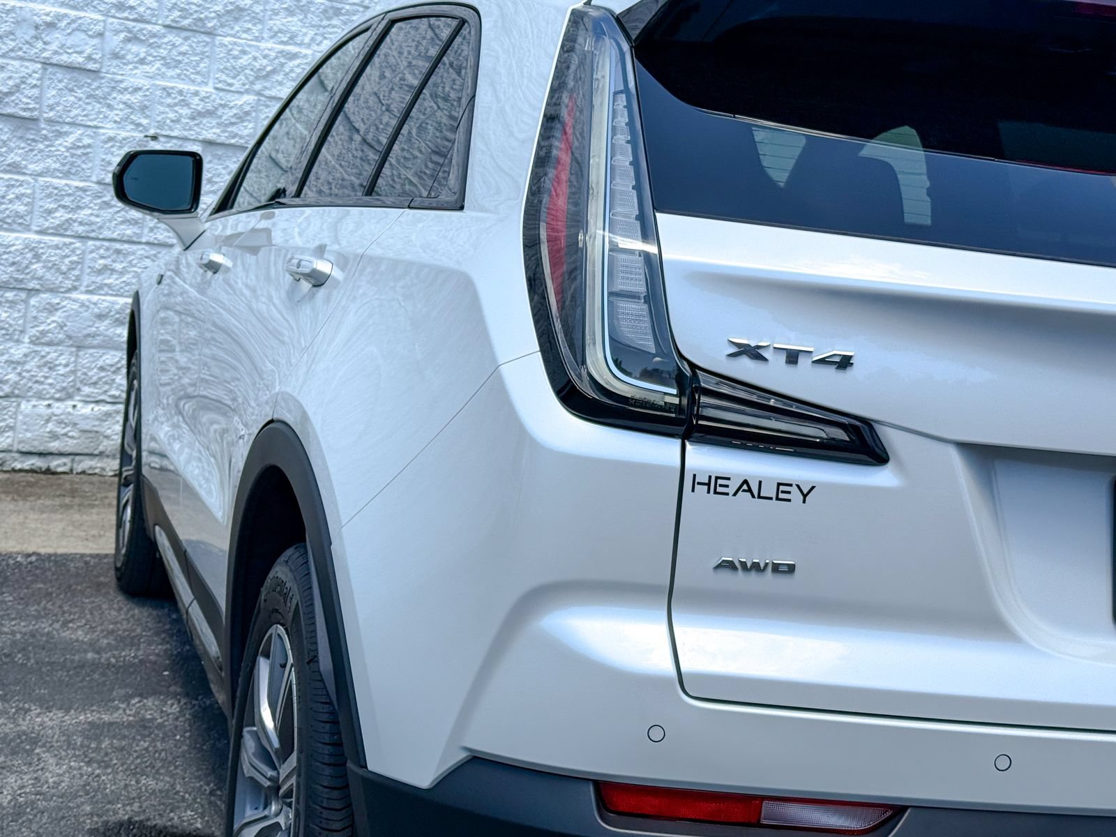 Used 2023 Cadillac XT4 Sport w/ Driver Assist Package AWD/4WD image 9