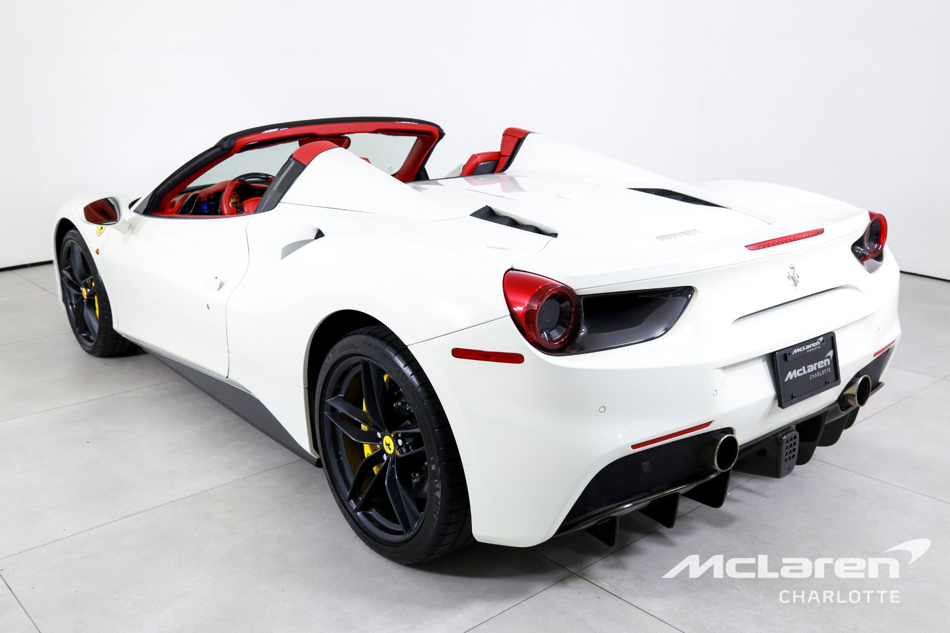 Used 2018 Ferrari 488 Spider RWD image 7