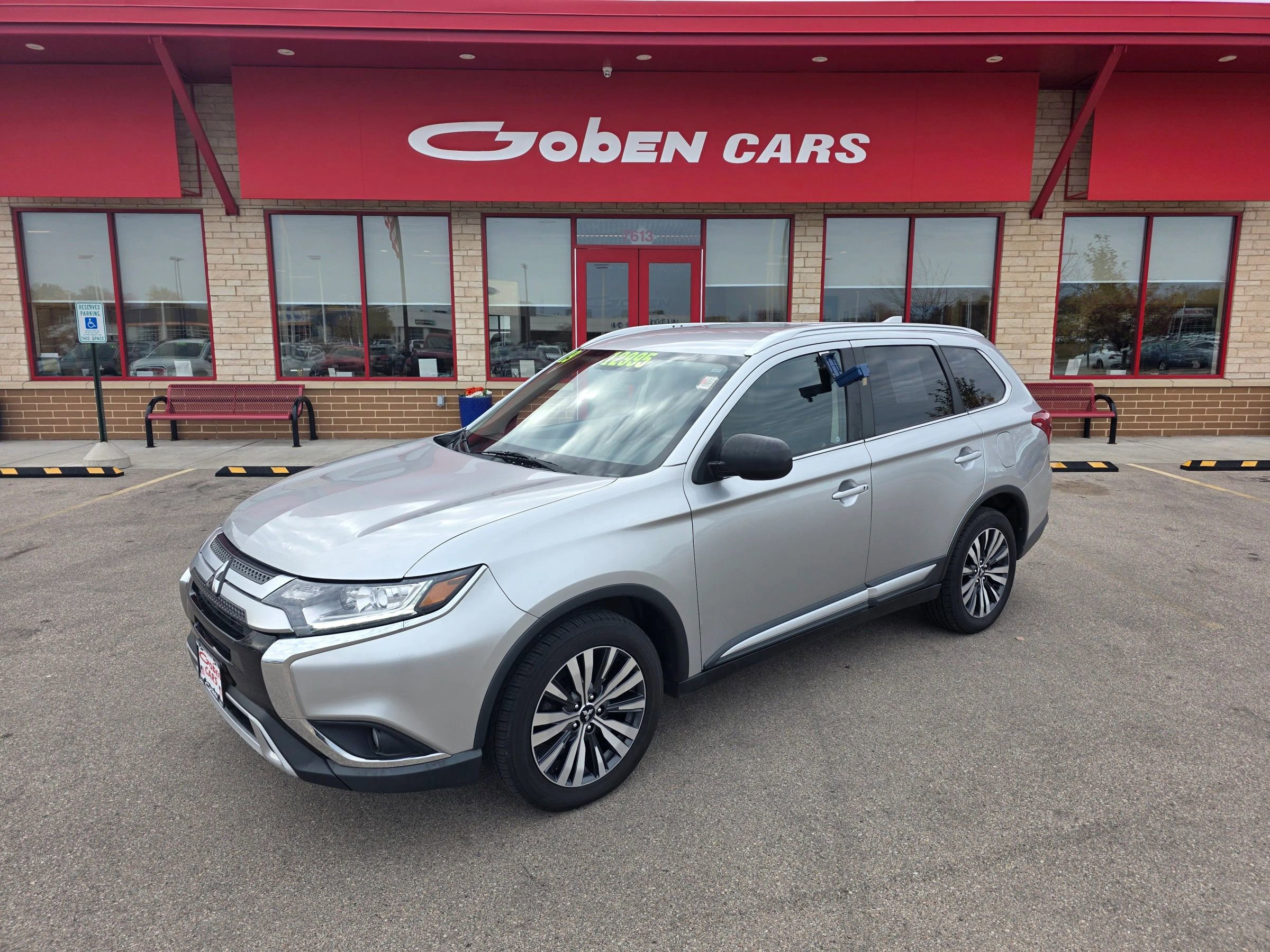 Used 2019 Mitsubishi Outlander SEL image 1