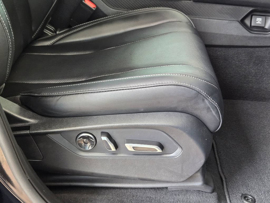 Used 2023 Acura MDX w/ Technology Package FWD image 30