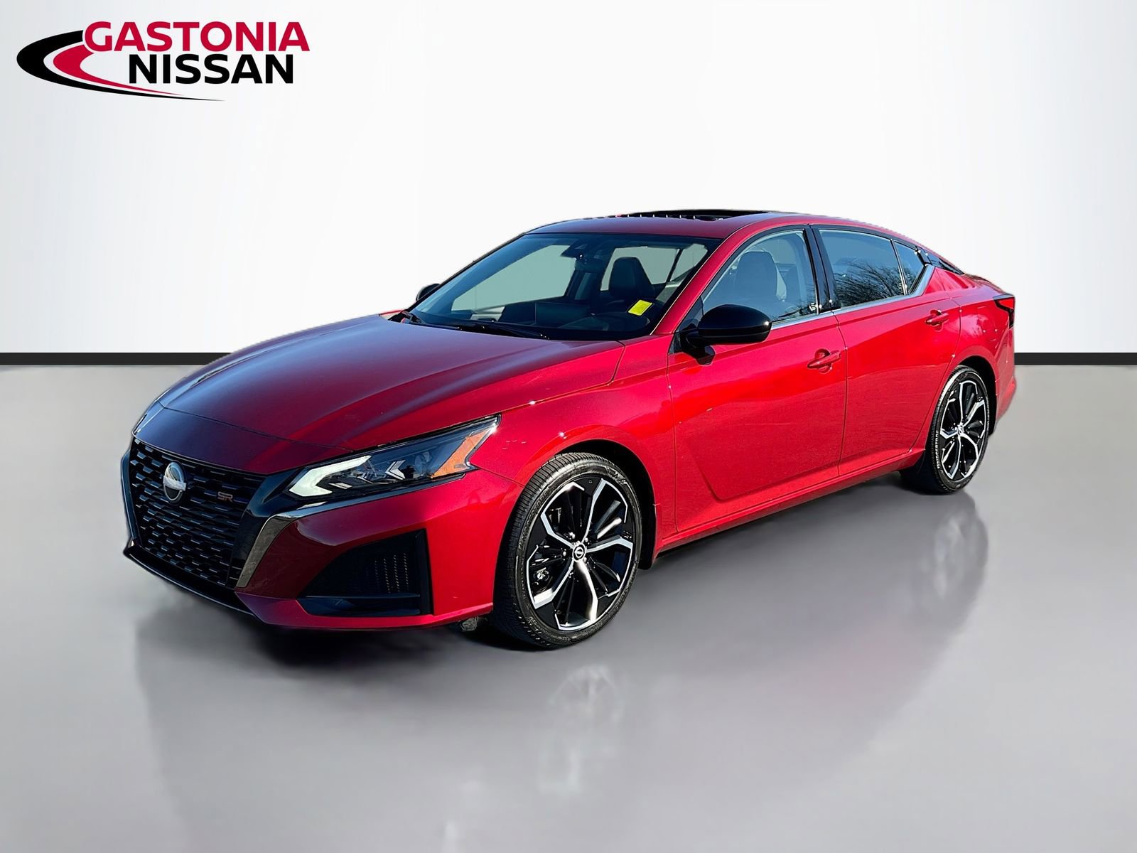 Used 2024 Nissan Altima 2.5 SR w/ SR Premium Package image 3