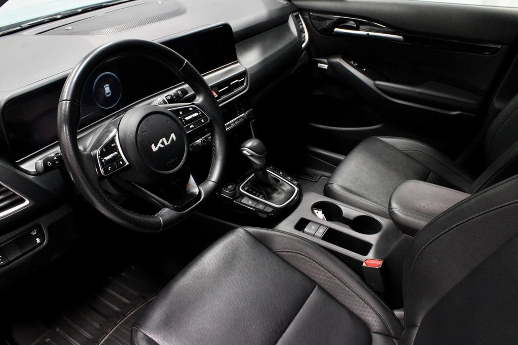 Used 2025 Kia Seltos SX AWD/4WD image 24