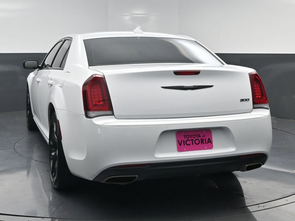 Used 2023 Chrysler 300 Touring w/ Sport Appearance Package image 16
