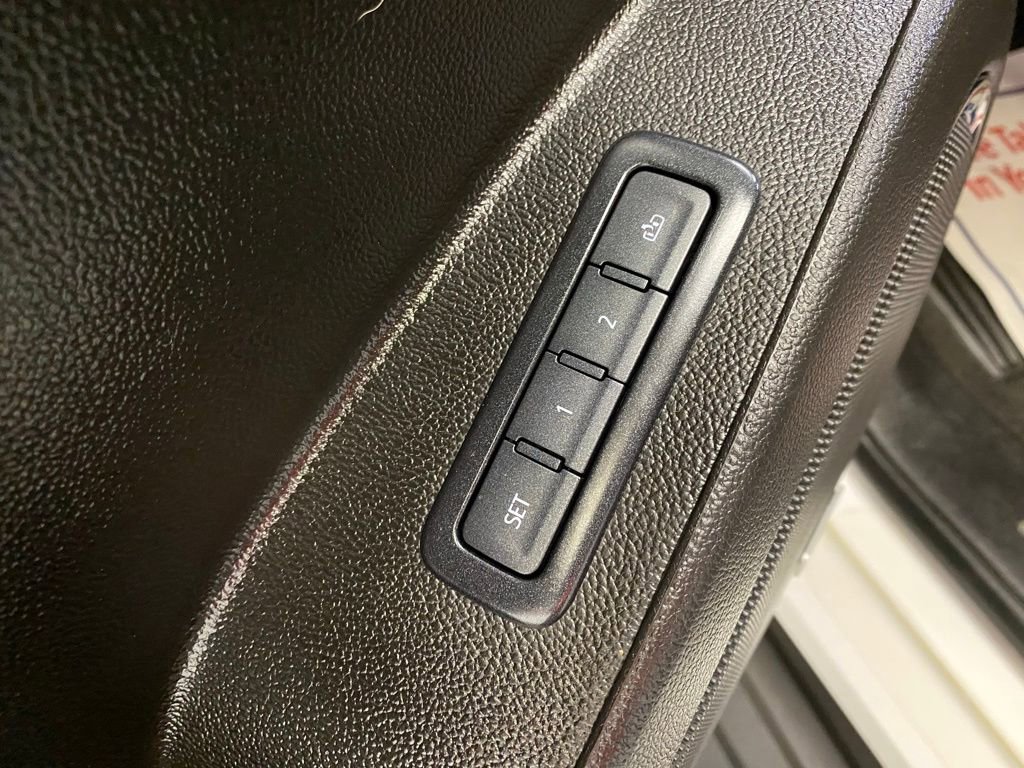 Used 2019 Chevrolet Suburban Premier AWD/4WD image 23