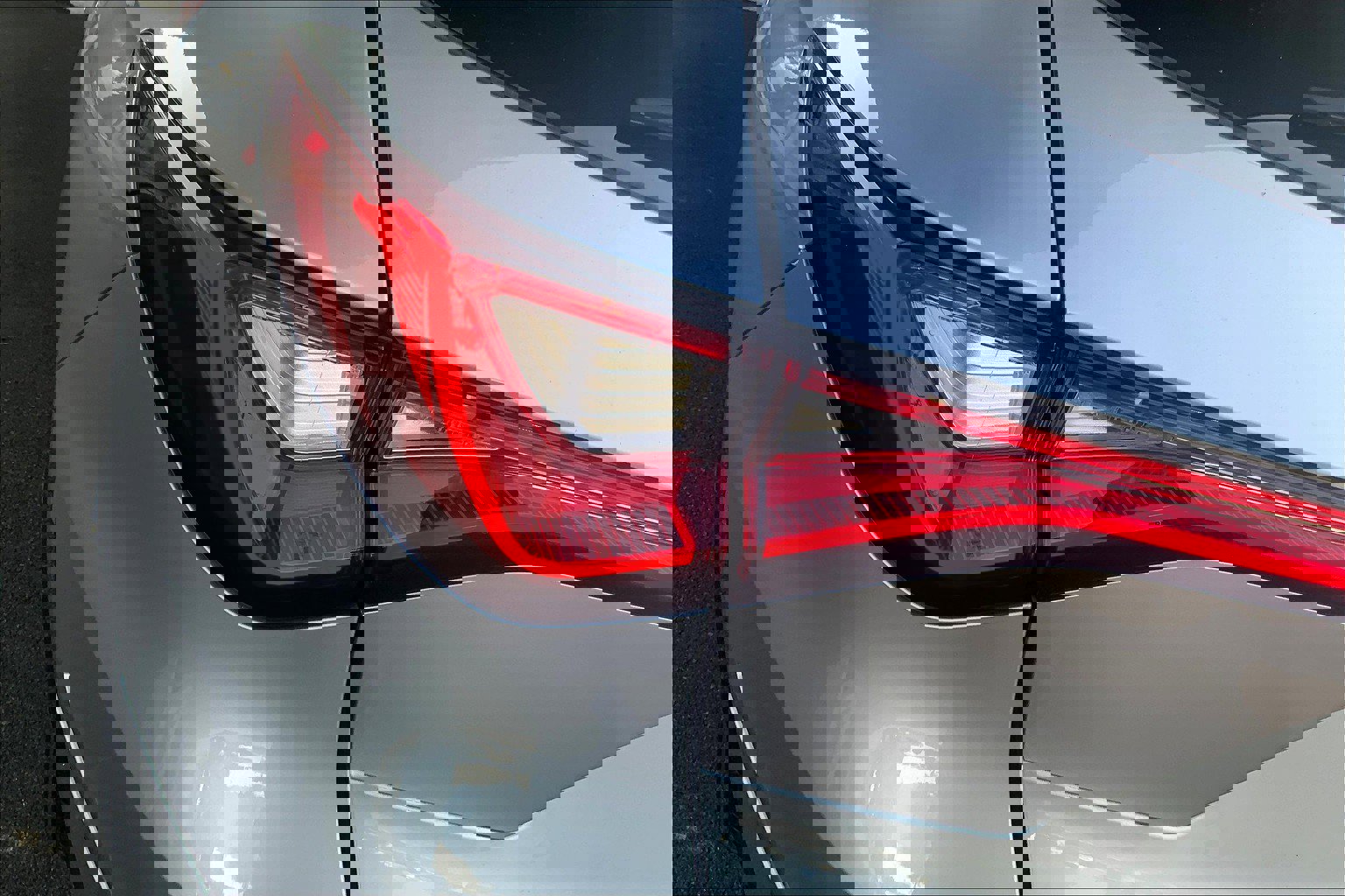 Used 2023 Acura MDX SH-AWD w/ Technology Package image 32