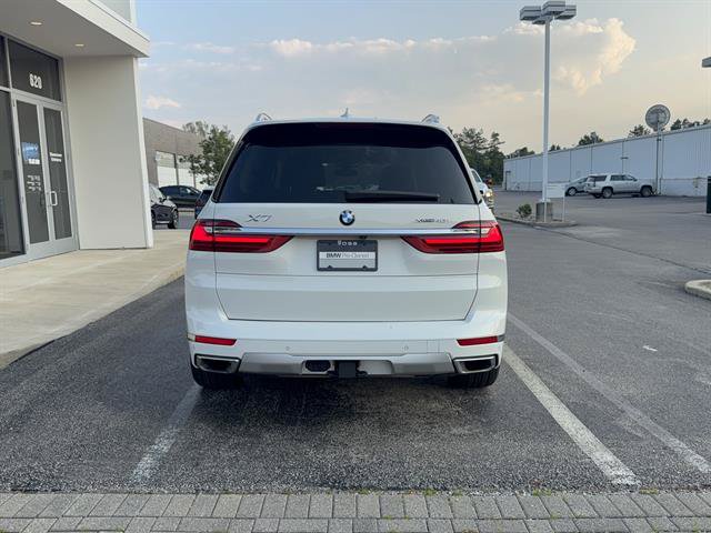 Used 2022 BMW X7 xDrive40i w/ Executive Package AWD/4WD image 4