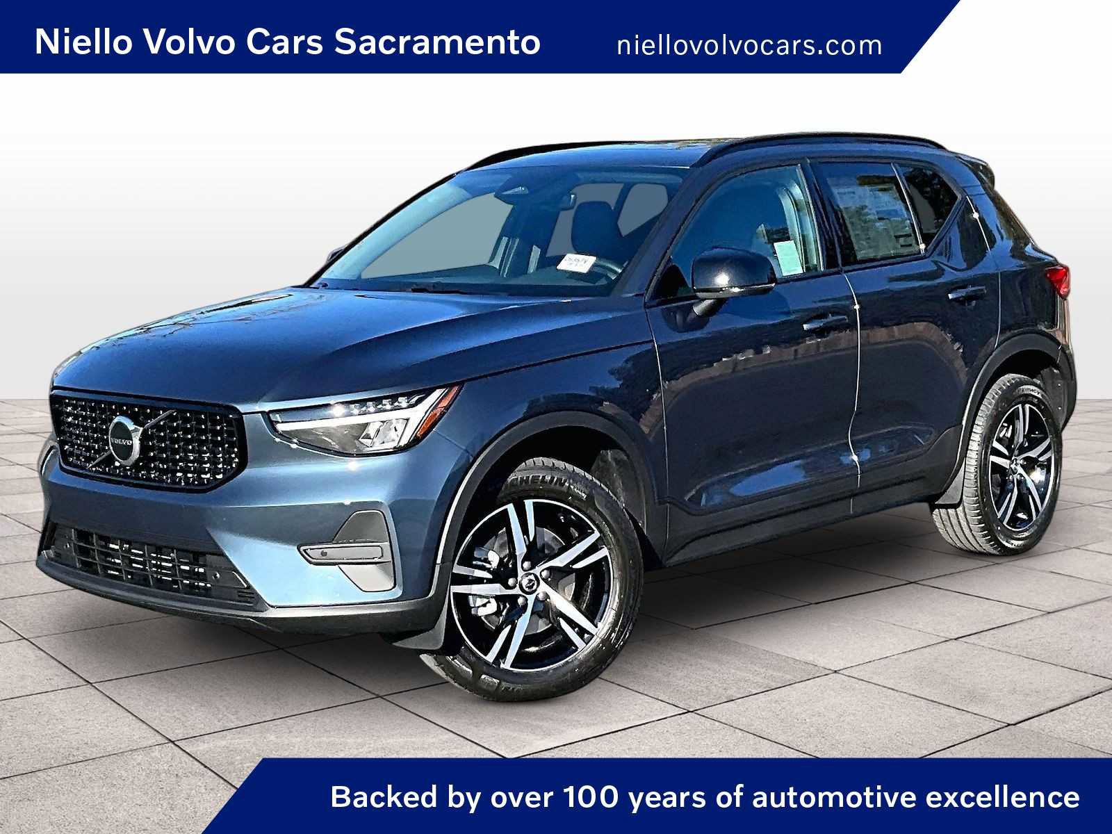 New 2026 Volvo XC40 B5 Core w/ Climate Package image 1