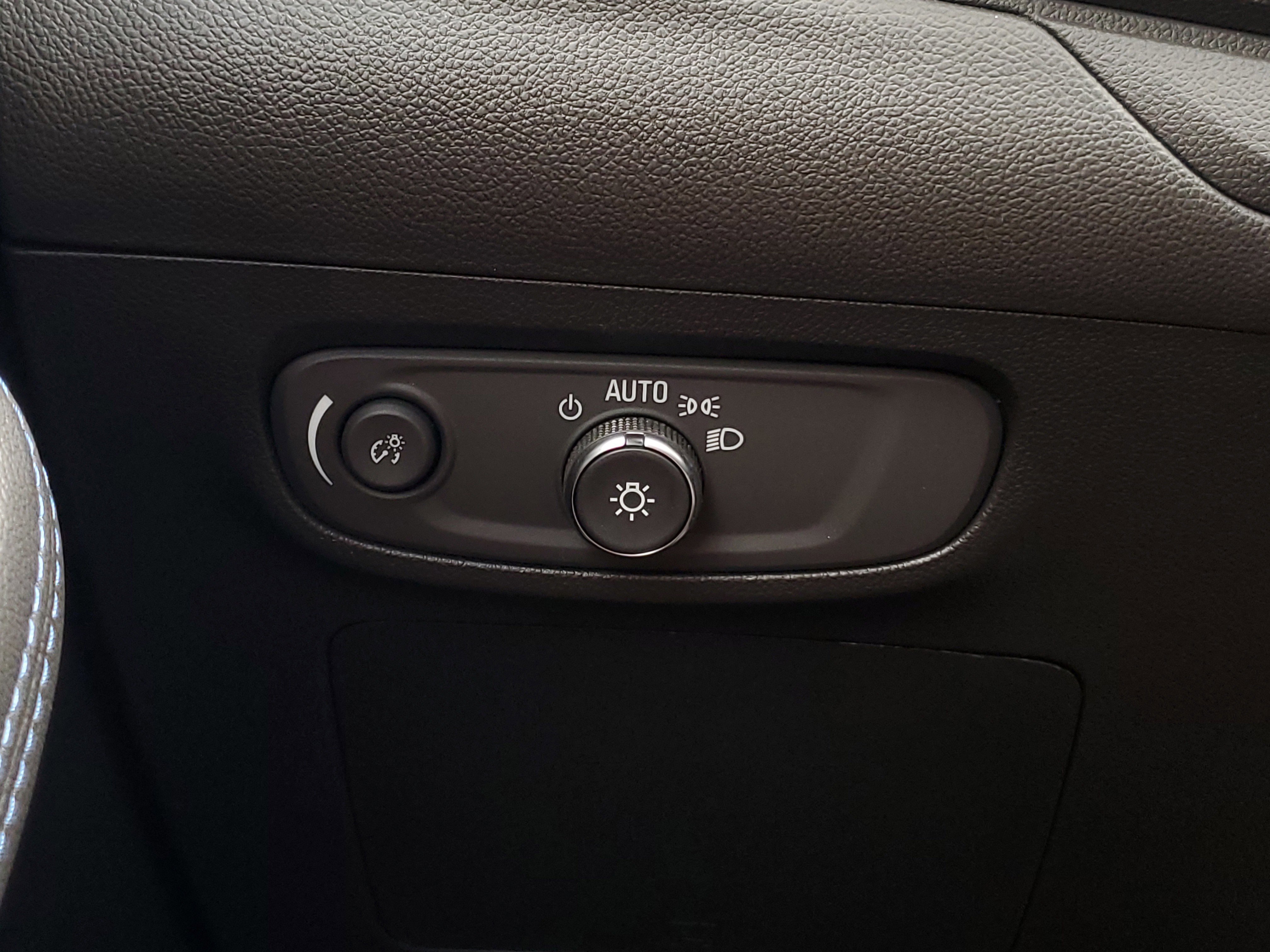 Used 2025 Buick Encore GX Sport Touring w/ Advanced Technology Package image 28