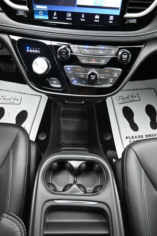 New 2027 Chrysler Pacifica Select FWD image 22
