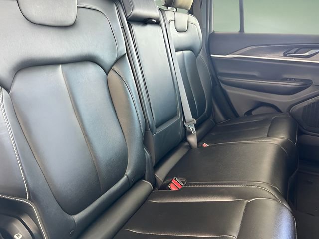 Used 2024 Jeep Grand Cherokee Limited image 31